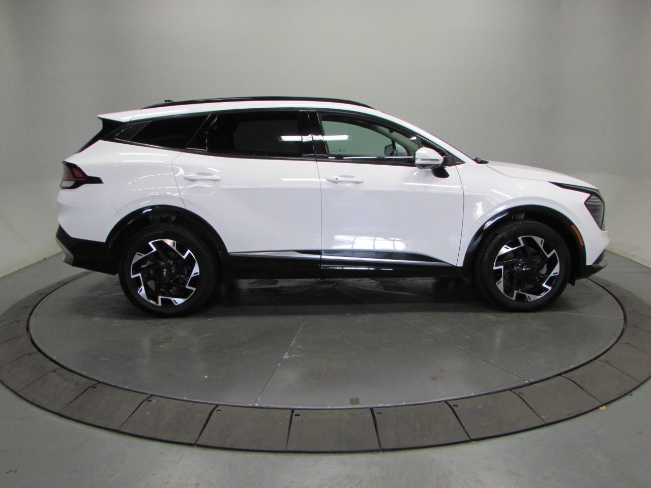 Used 2024 Kia Sportage SX AWD/4WD image 8