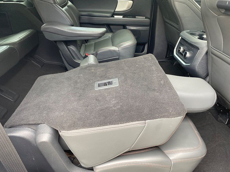 Certified 2025 Ford Expedition Active AWD/4WD image 42
