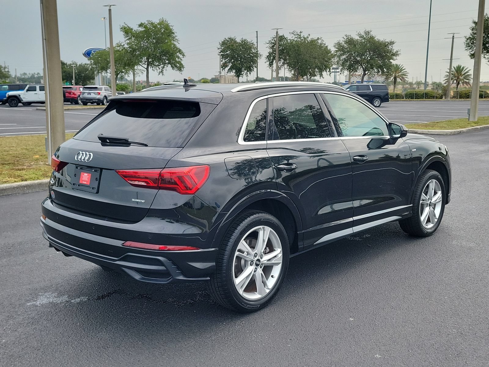 Used 2022 Audi Q3 2.0T Premium Plus w/ Premium Plus Package AWD/4WD image 4