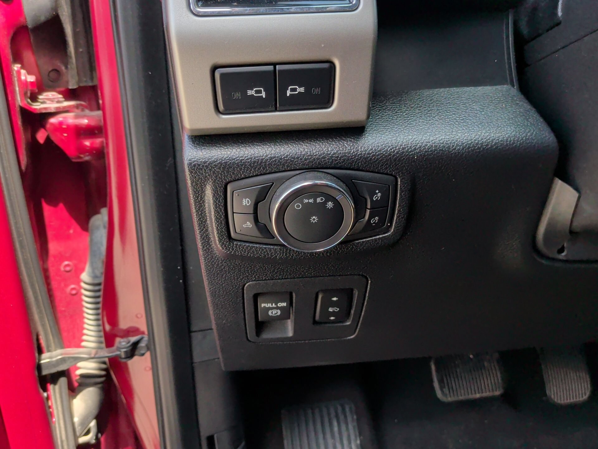 Certified 2019 Ford F150 Lariat w/ Equipment Group 502A Luxury AWD/4WD image 24