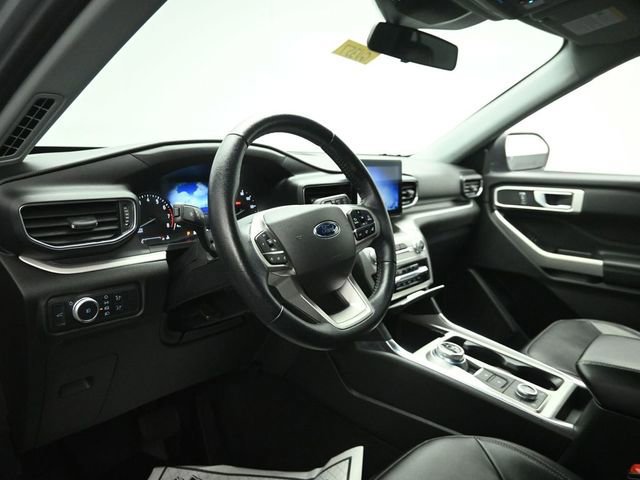 Certified 2022 Ford Explorer XLT w/ Equipment Group 202A image 27