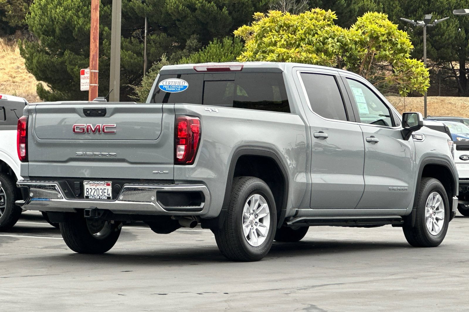Used 2025 GMC Sierra 1500 SLE w/ Preferred Package AWD/4WD image 5