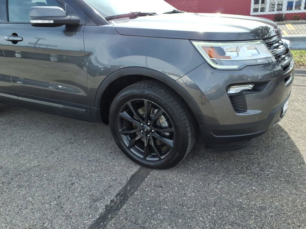 Certified 2019 Ford Explorer XLT w/ Equipment Group 202A image 5