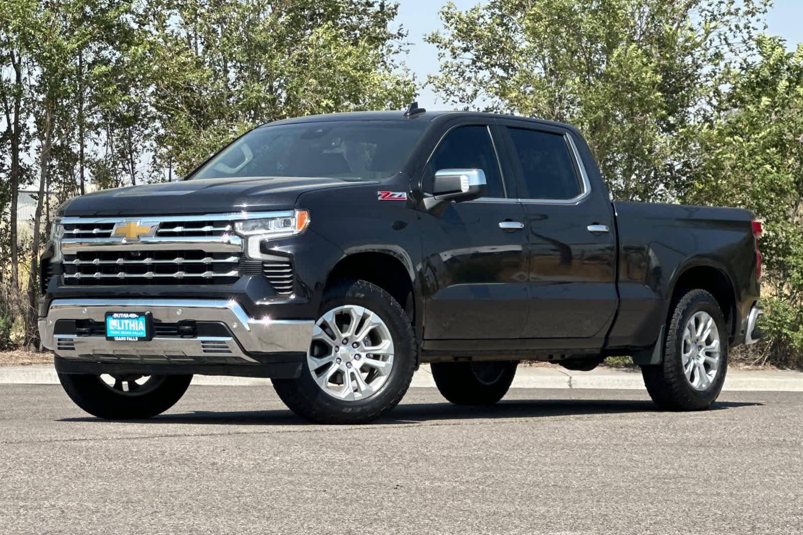 Used 2022 Chevrolet Silverado 1500 LTZ w/ LTZ Convenience Package II AWD/4WD video 1