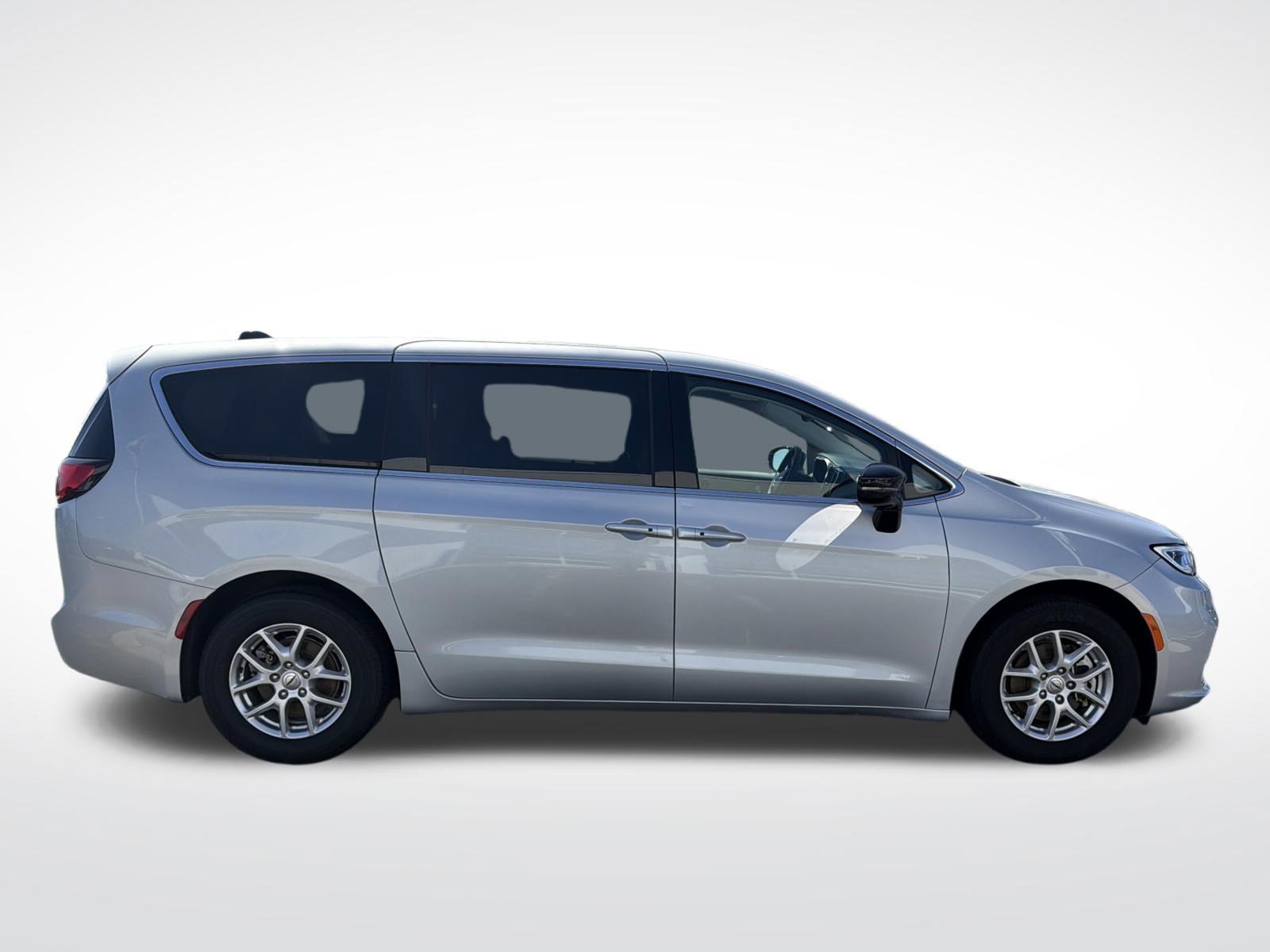 Used 2024 Chrysler Pacifica Touring-L FWD image 7