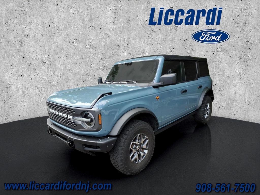 Certified 2022 Ford Bronco Badlands AWD/4WD image 3