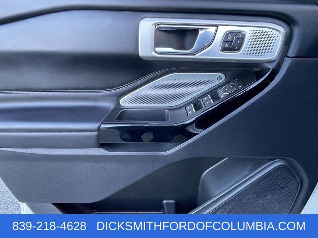 Certified 2022 Ford Explorer Platinum w/ Equipment Group 601A image 18