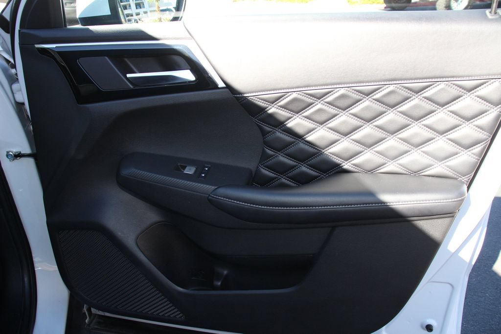 Used 2022 Mitsubishi Outlander SEL AWD/4WD image 27