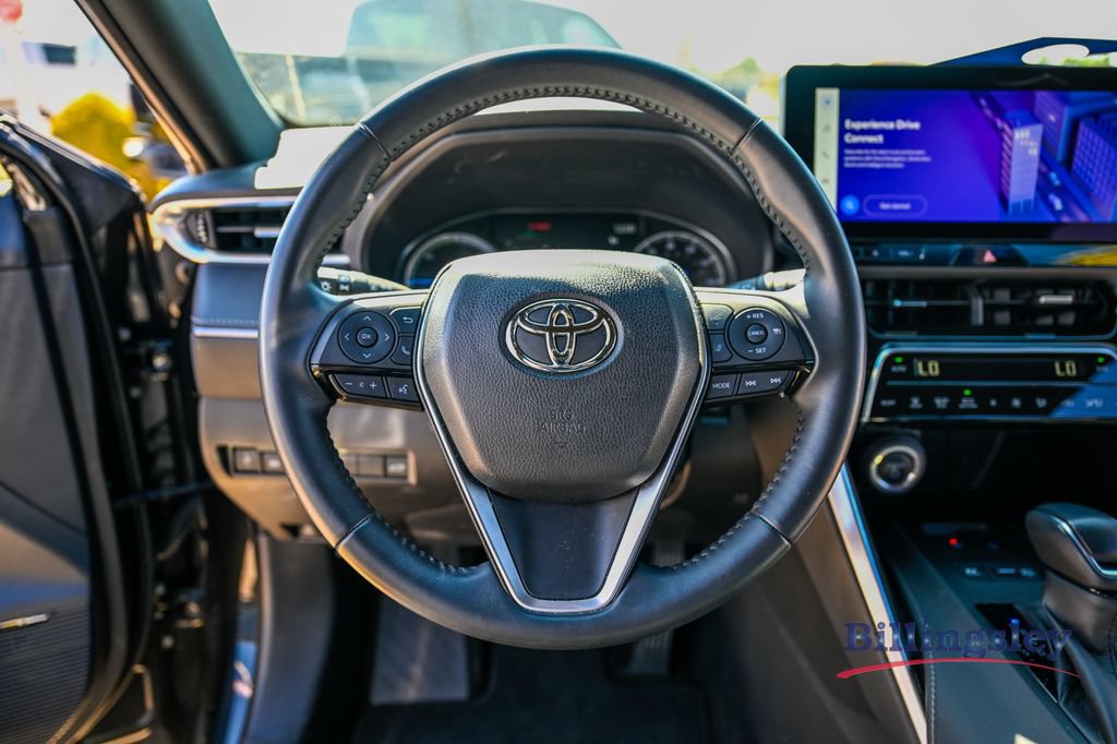 Used 2023 Toyota Venza Nightshade AWD/4WD image 12
