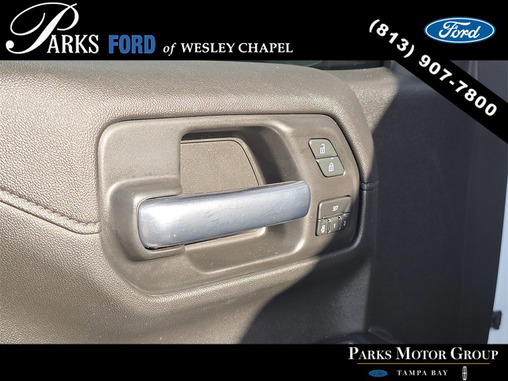 Used 2019 Chevrolet Silverado 1500 High Country w/ Technology Package image 16