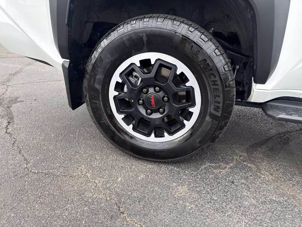 Used 2025 Toyota 4Runner TRD Off-Road Premium AWD/4WD image 46