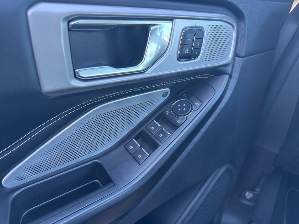 Certified 2020 Ford Explorer ST w/ ST Street Pack image 8