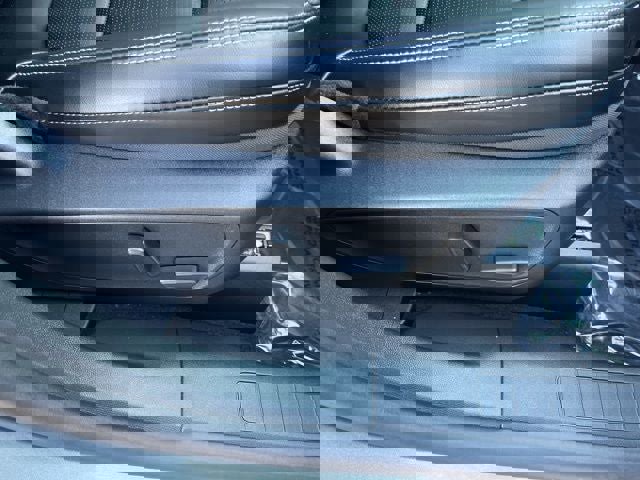 Certified 2025 Ford Escape Platinum image 22