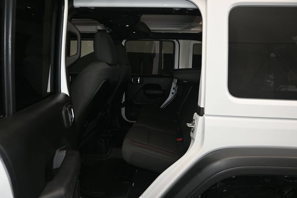 Used 2025 Jeep Wrangler Unlimited Rubicon w/ Convenience Group AWD/4WD image 18