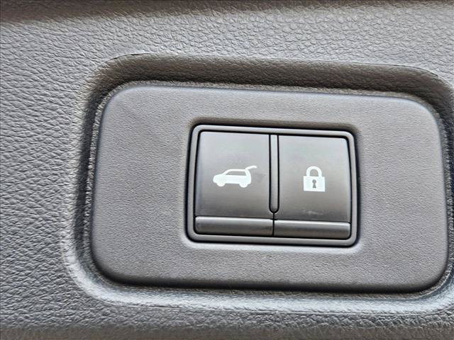 Used 2022 Nissan Pathfinder SL FWD image 28