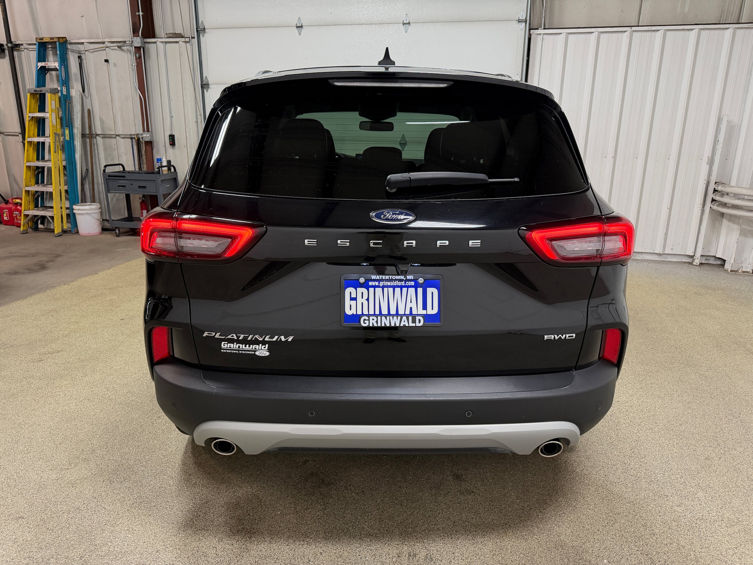 Certified 2024 Ford Escape Platinum AWD/4WD image 27