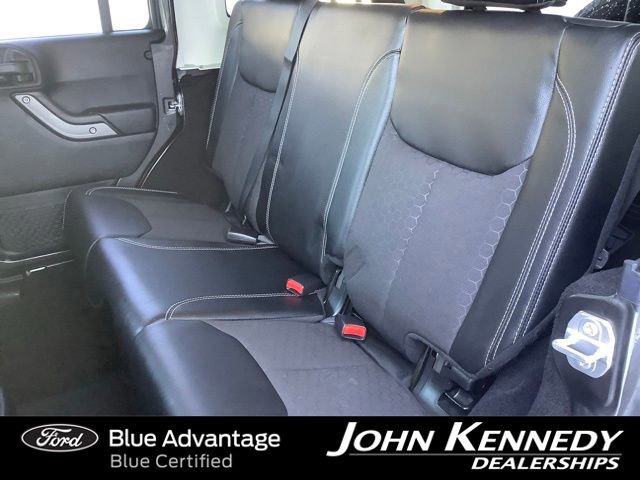 Used 2018 Jeep Wrangler Unlimited Sport image 29