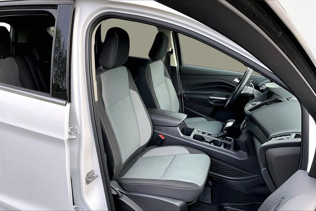 Certified 2019 Ford Escape SE image 9