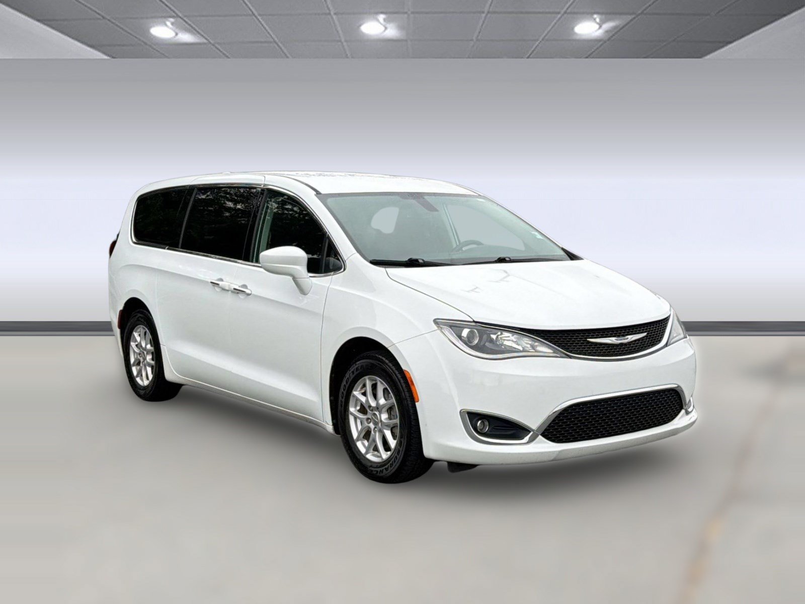 Used 2020 Chrysler Pacifica Touring FWD image 7
