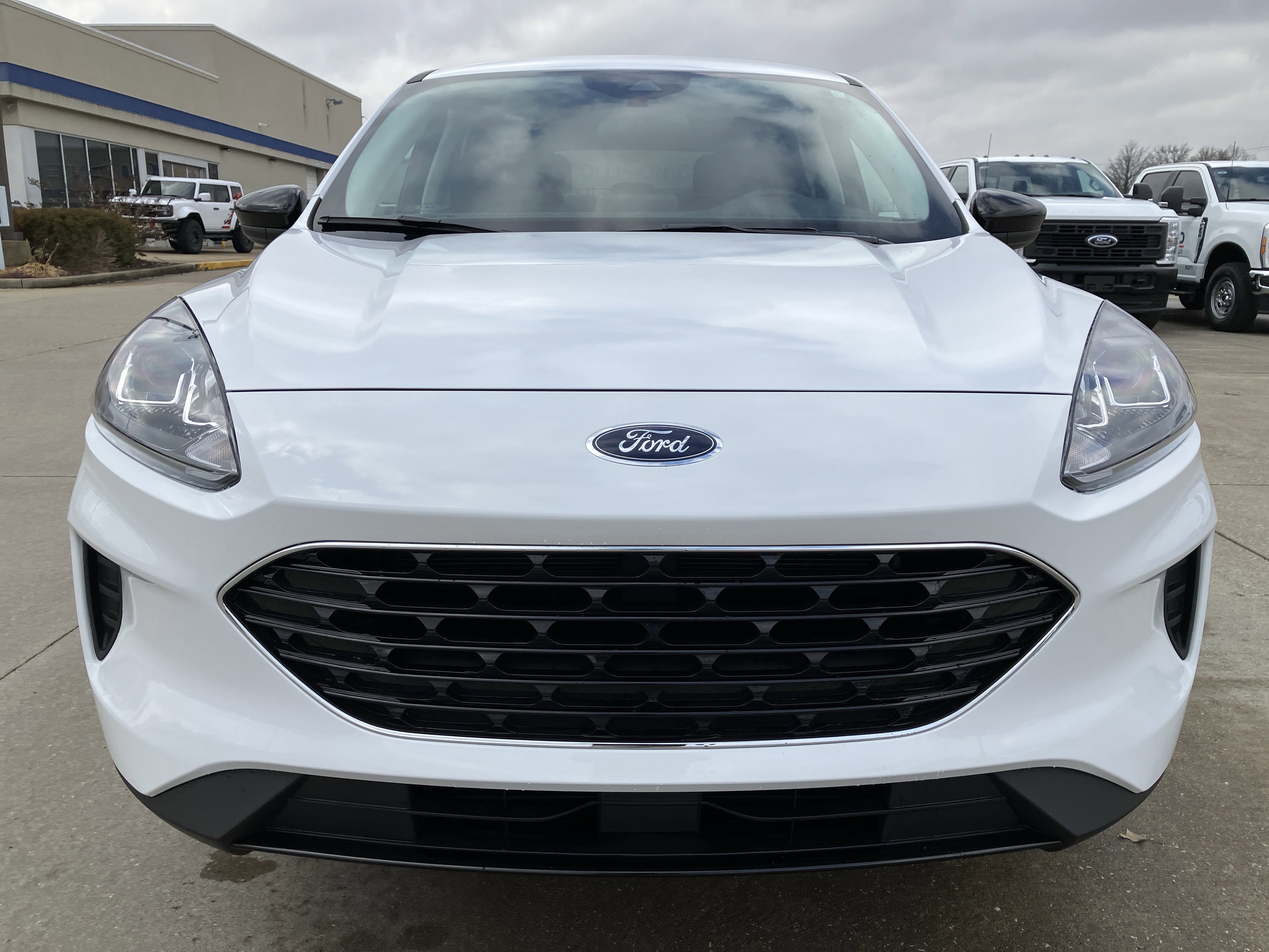 Certified 2022 Ford Escape SE w/ SE Sport Appearance Package image 8