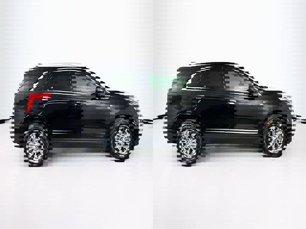 Used 2017 Cadillac XT5 Luxury w/ Driver Awareness Package image 26