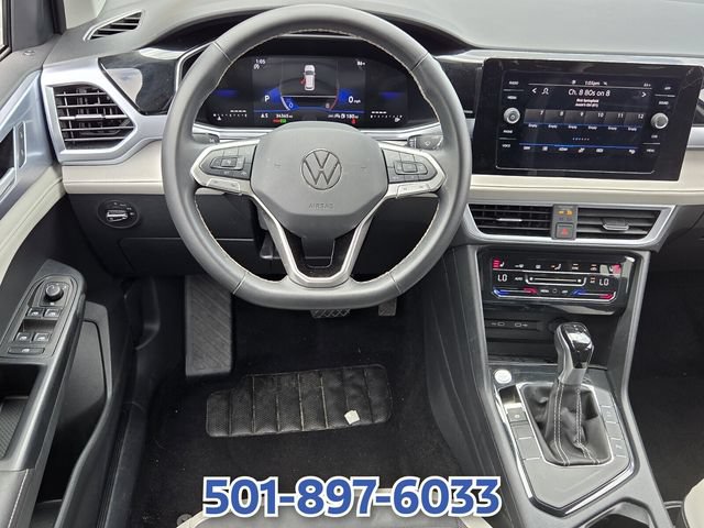 Used 2025 Volkswagen Taos SE FWD image 11