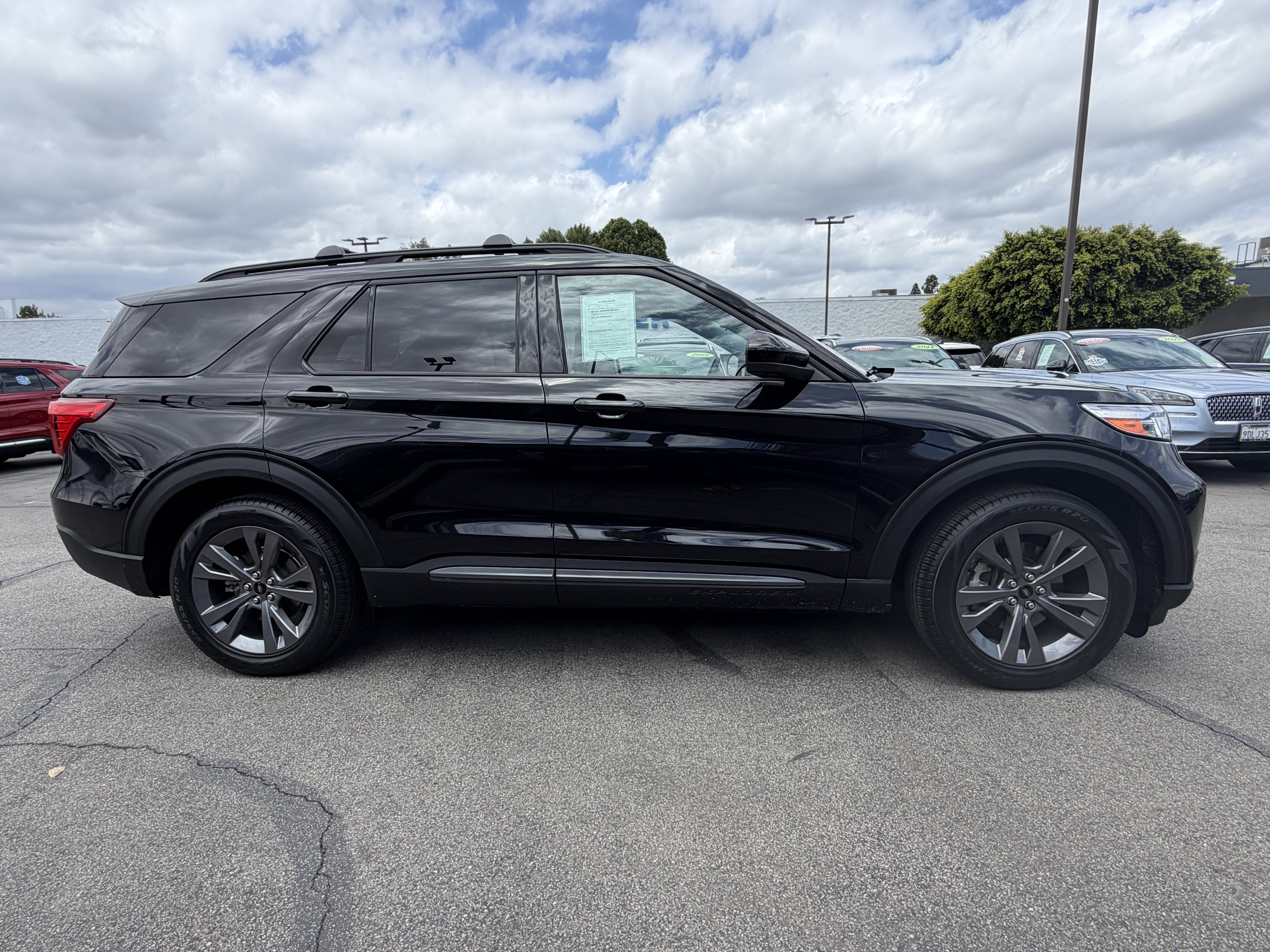 Certified 2023 Ford Explorer XLT w/ Equipment Group 202A RWD image 7
