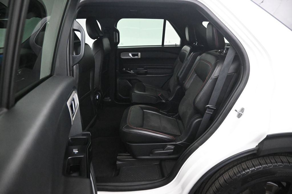 Certified 2024 Ford Explorer ST-Line w/ Class IV Trailer Tow Package RWD image 13