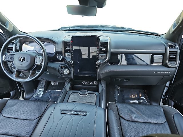 Used 2025 RAM 1500 Limited AWD/4WD image 9