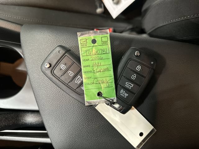 Used 2026 Hyundai Elantra SE FWD image 33