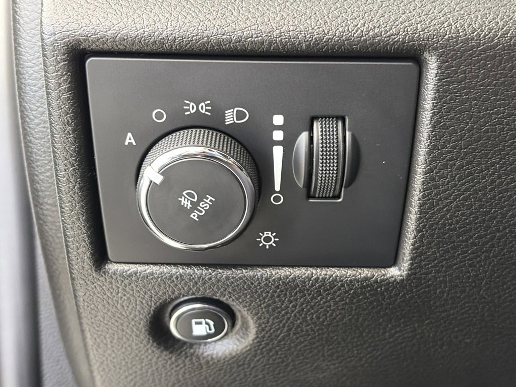 Used 2022 Jeep Grand Cherokee Laredo X image 25