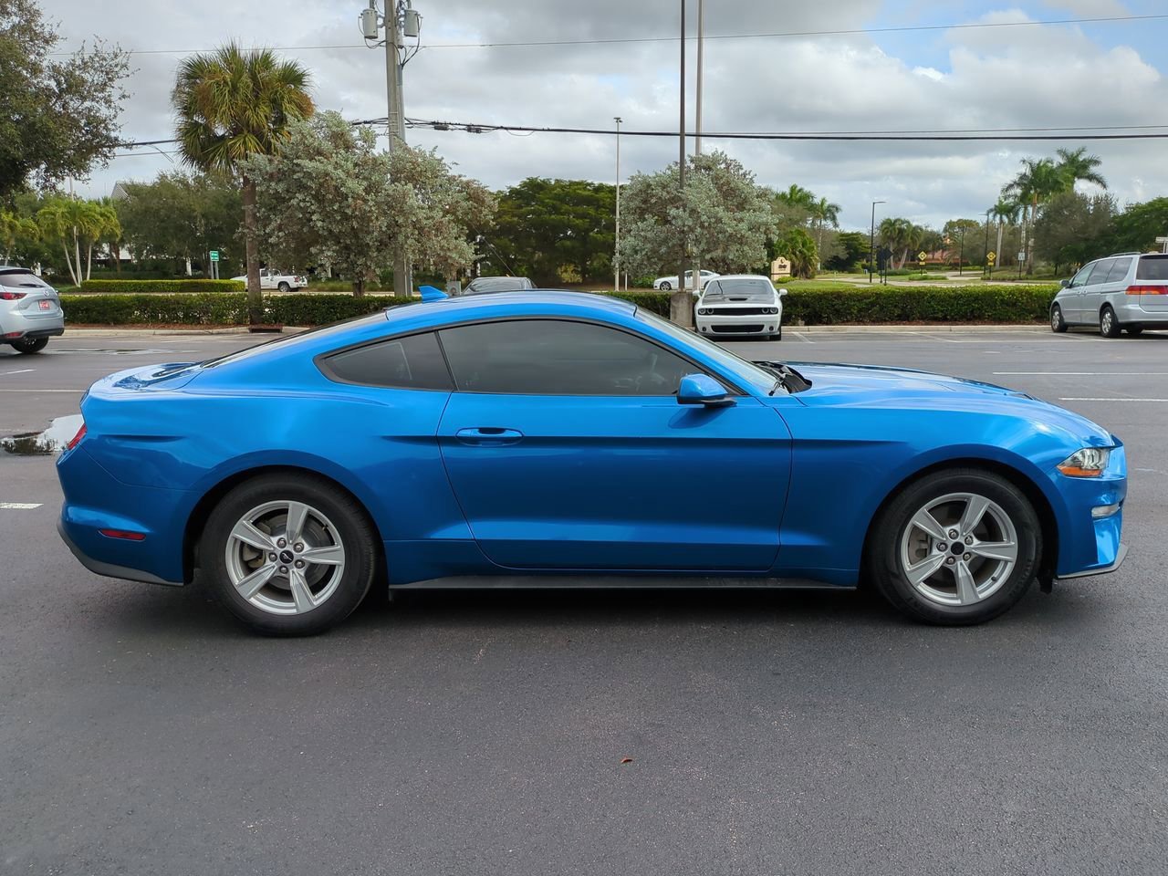 Certified 2021 Ford Mustang Coupe image 3