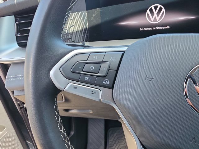 Used 2025 Volkswagen Tiguan SE FWD image 21