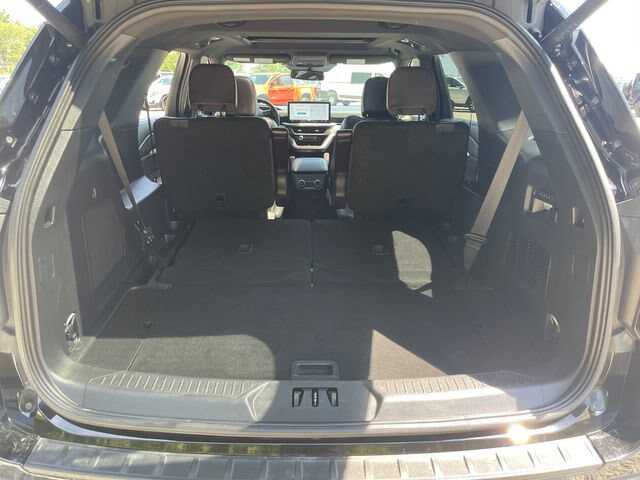 Certified 2025 Ford Explorer Platinum w/ Ultimate Package AWD/4WD image 16