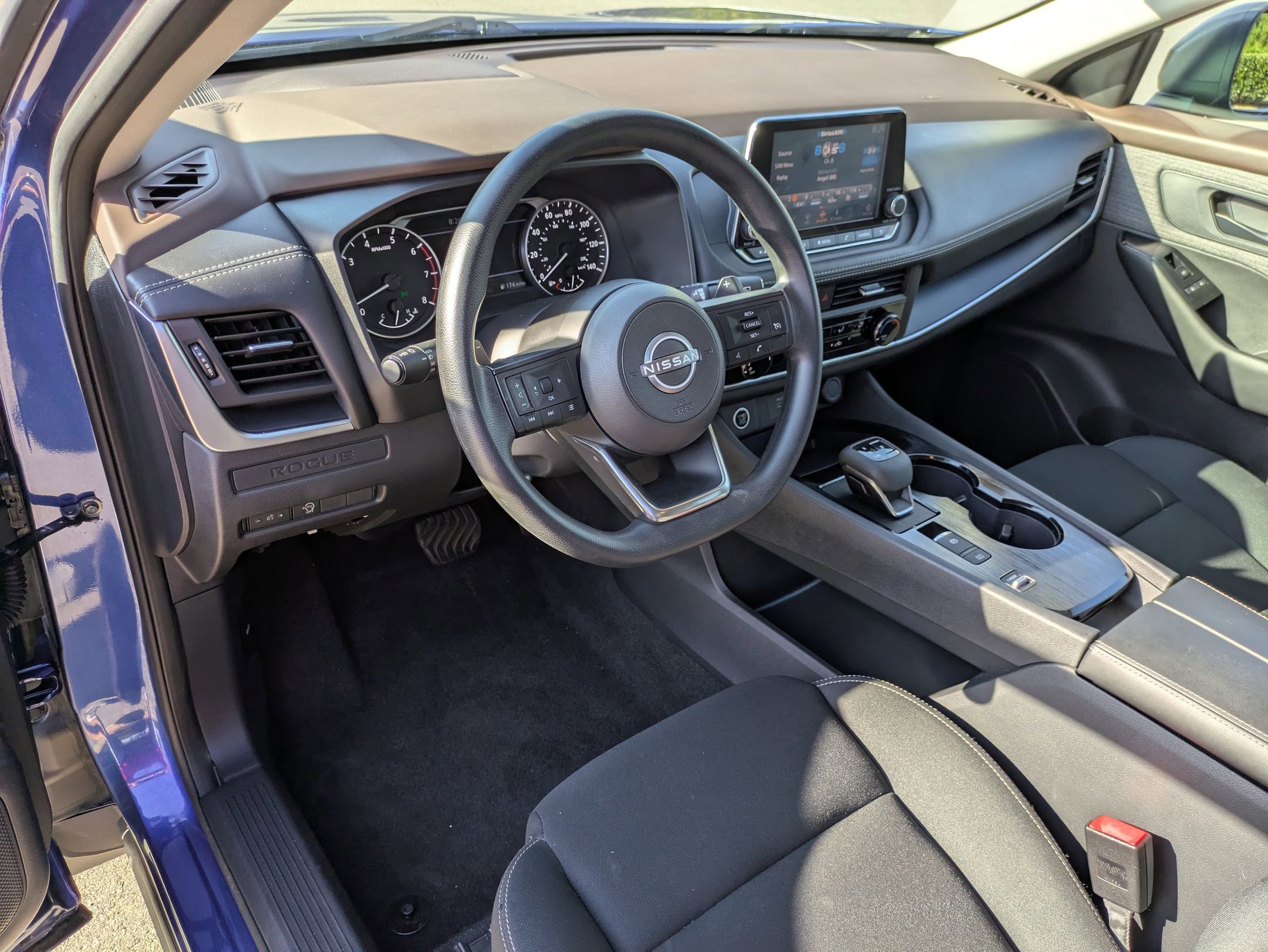 Used 2023 Nissan Rogue S image 14