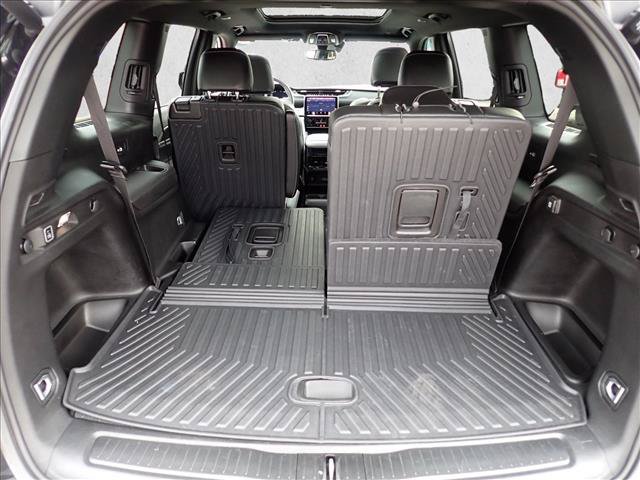 Used 2024 Jeep Grand Cherokee L Limited w/ Black Appearance Package AWD/4WD image 8