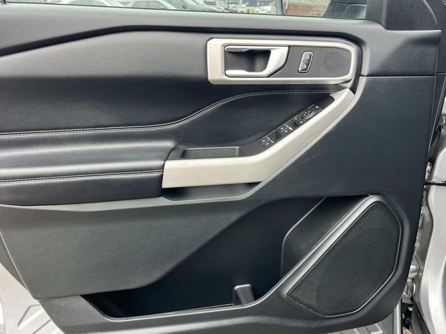 Certified 2022 Ford Explorer XLT w/ Equipment Group 202A image 28