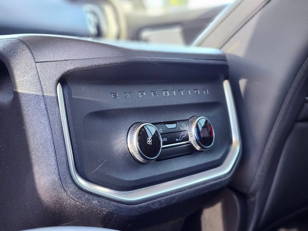Certified 2025 Ford Expedition Active RWD image 17