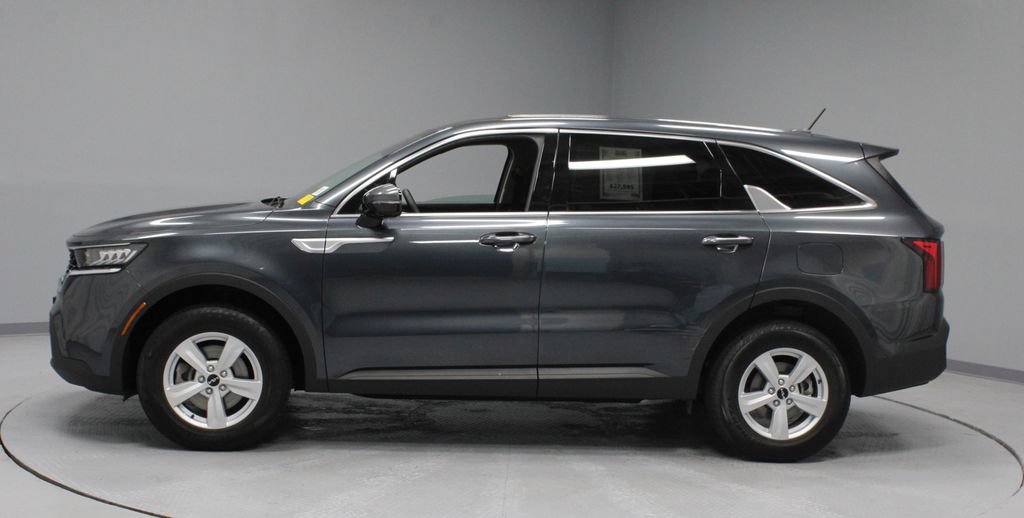 Used 2023 Kia Sorento LX AWD/4WD image 7