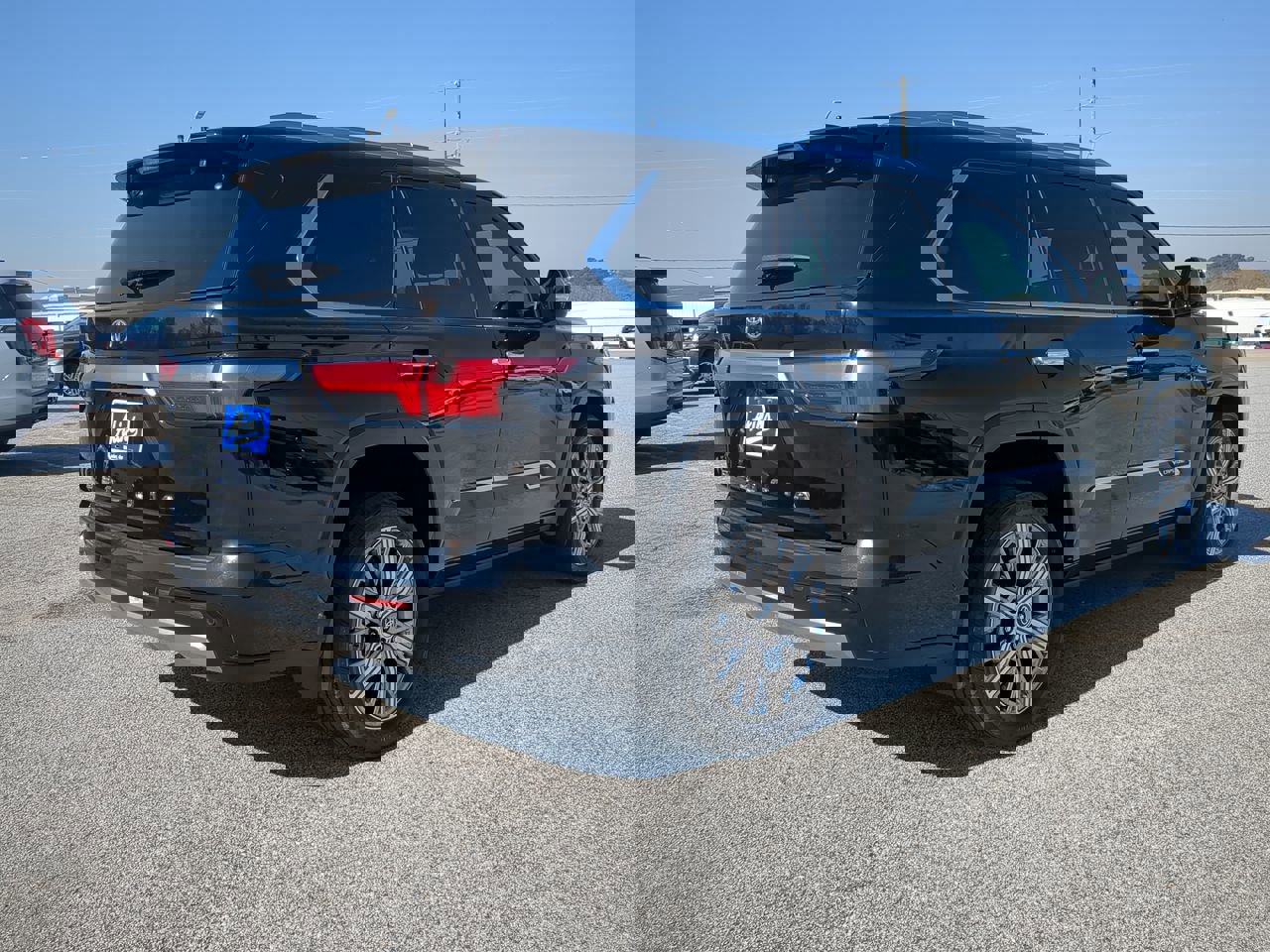 Used 2024 Toyota Sequoia Capstone image 4