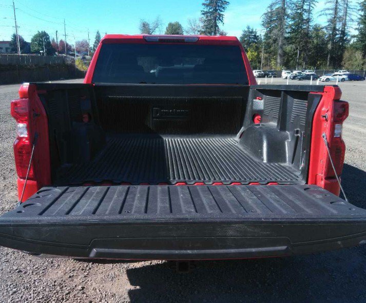 Used 2025 Chevrolet Silverado 1500 LT RWD image 6