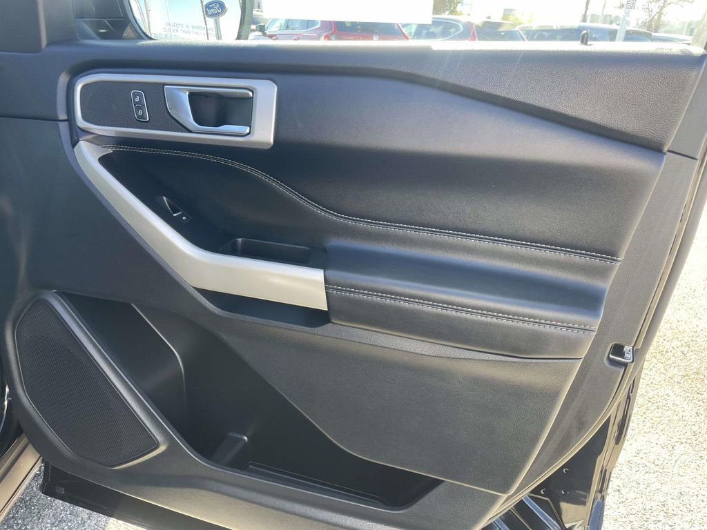 Certified 2022 Ford Explorer XLT w/ Equipment Group 202A image 28