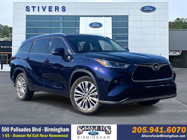 Used 2023 Toyota Highlander Platinum FWD image 7