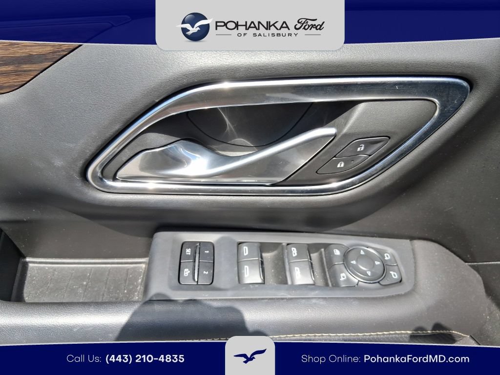 Used 2023 Chevrolet Suburban Premier AWD/4WD image 10