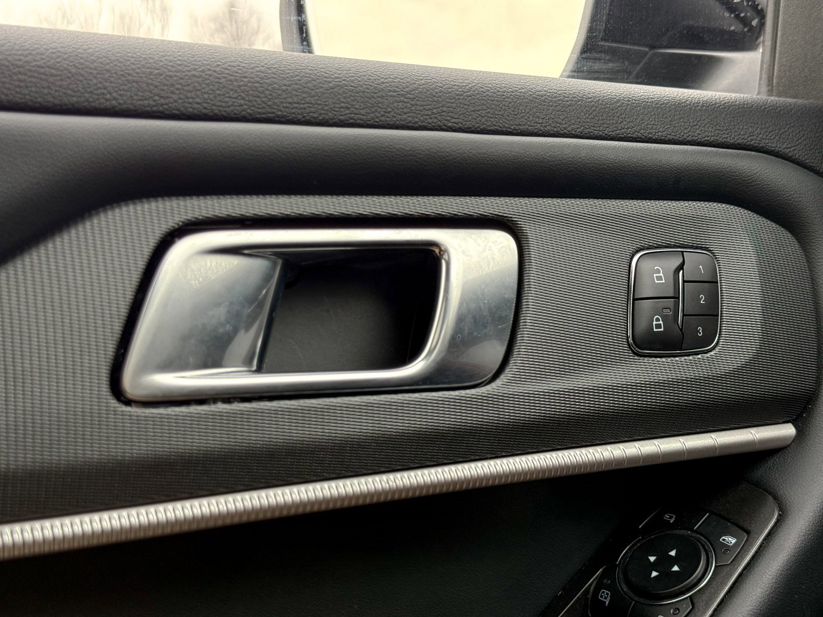 Certified 2025 Ford Explorer ST-Line w/ Premium Package image 34