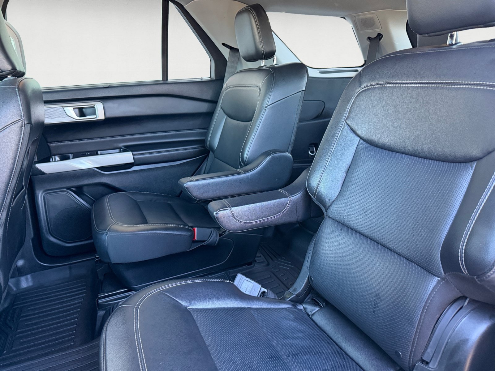 Certified 2024 Ford Explorer Limited RWD image 13