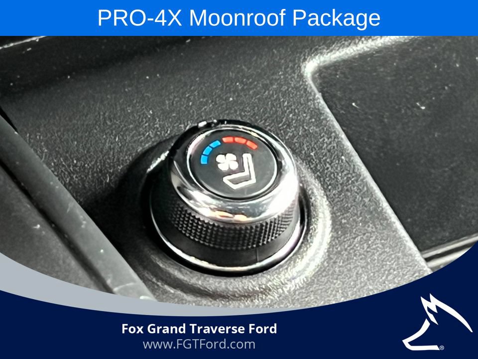 Used 2022 Nissan Titan PRO-4X w/ Pro-4x Convenience Package AWD/4WD image 33