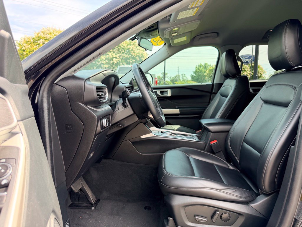 Certified 2022 Ford Explorer XLT w/ Equipment Group 202A RWD image 22