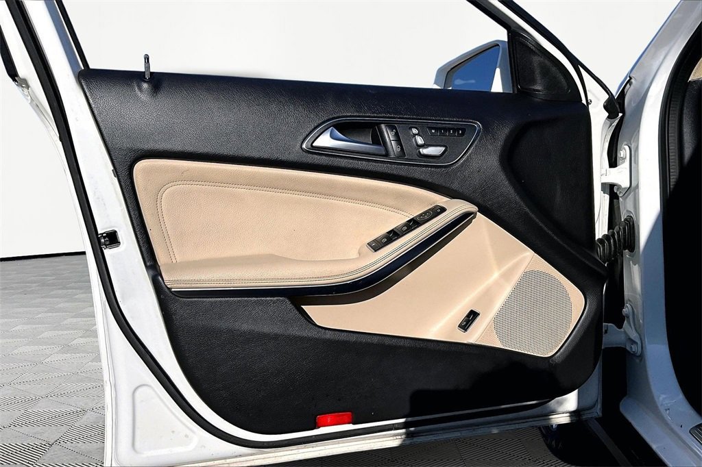 Used 2019 Mercedes-Benz GLA 250 4MATIC image 23