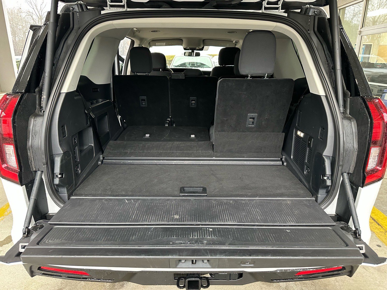 Certified 2025 Ford Expedition Active image 28